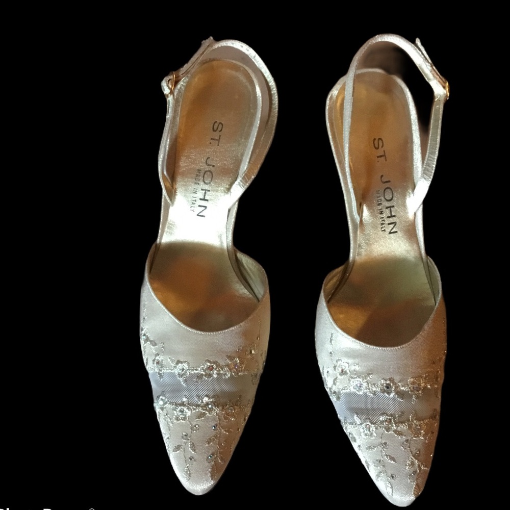 ST JOHN Embroidered Swarovski Pumps